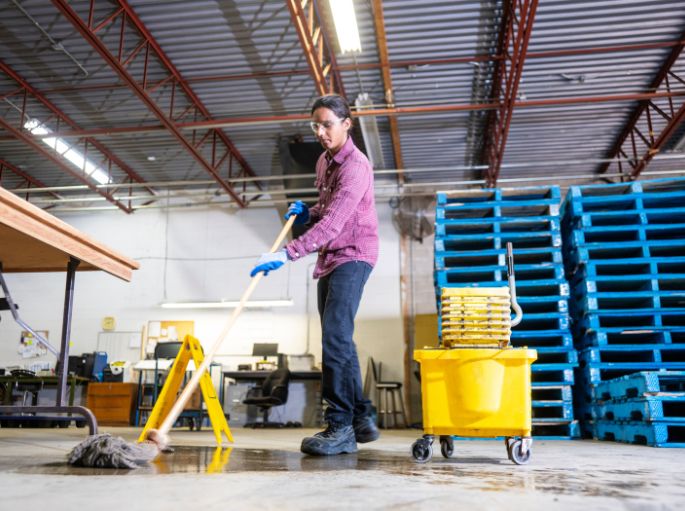 Warehouse _ Distribution centers cleaning best (2)