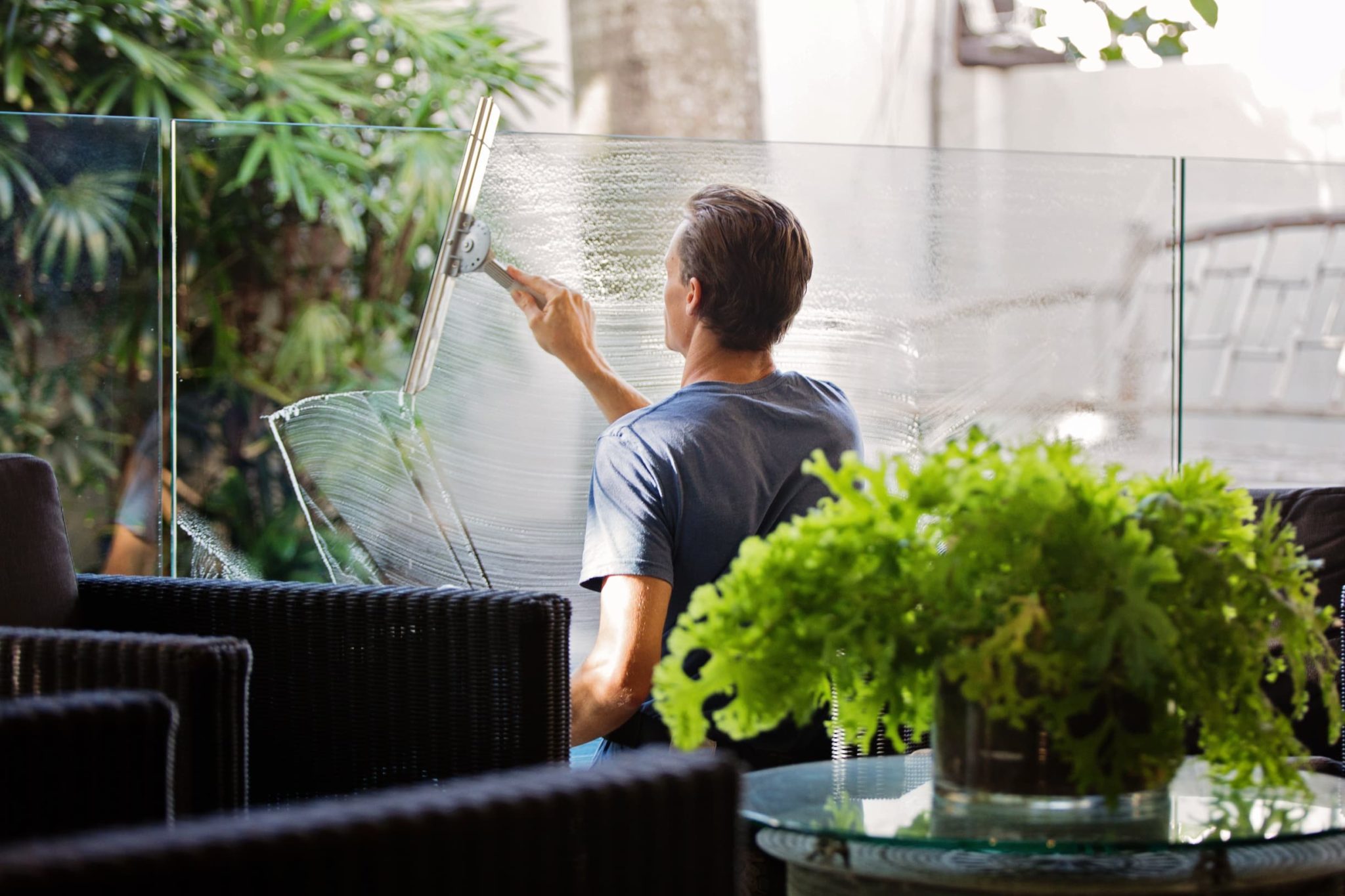 how to clean commercial windows without streaks